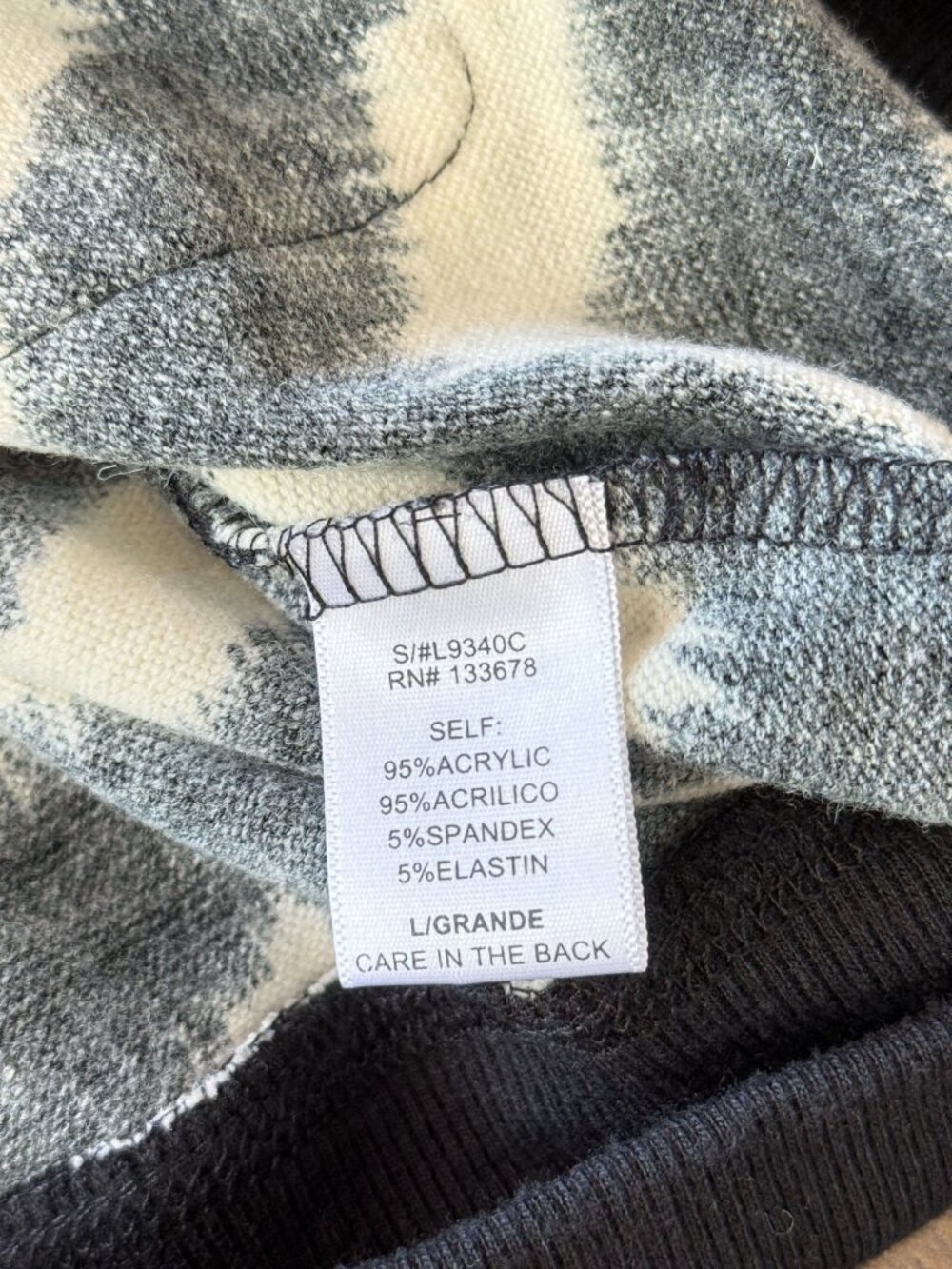 Black & White Chevron Button-Up Cardigan Sweater By Love Tree Size Large - Picture 7 of 11